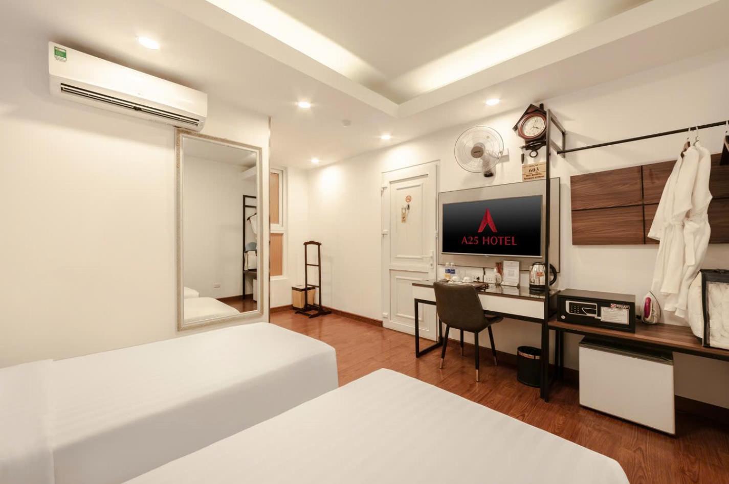 A25 Hotel - 46 Chau Long Ханой Екстер'єр фото