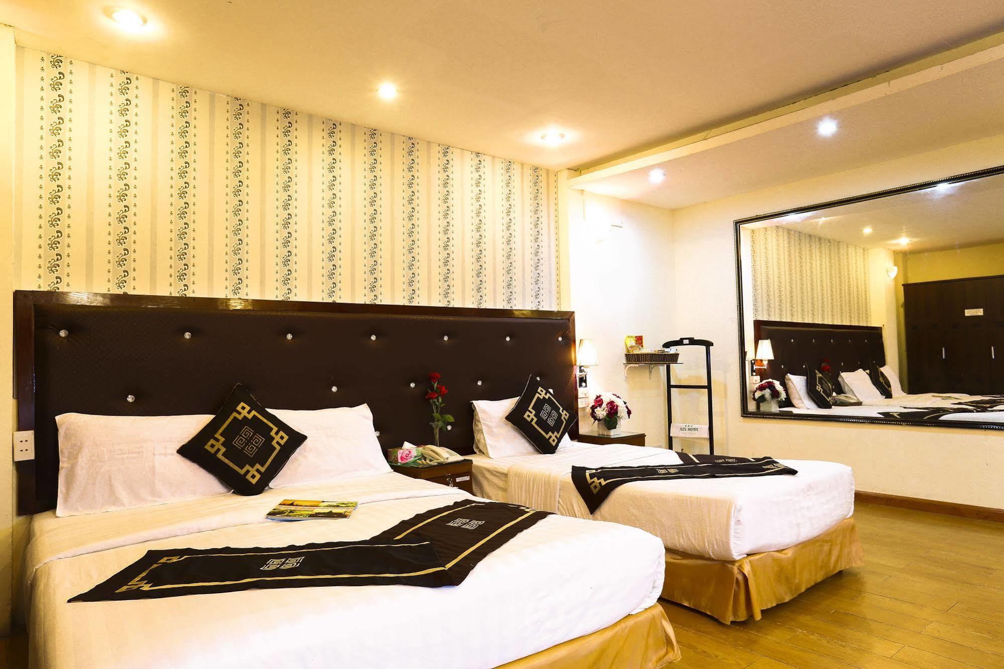A25 Hotel - 46 Chau Long Ханой Екстер'єр фото