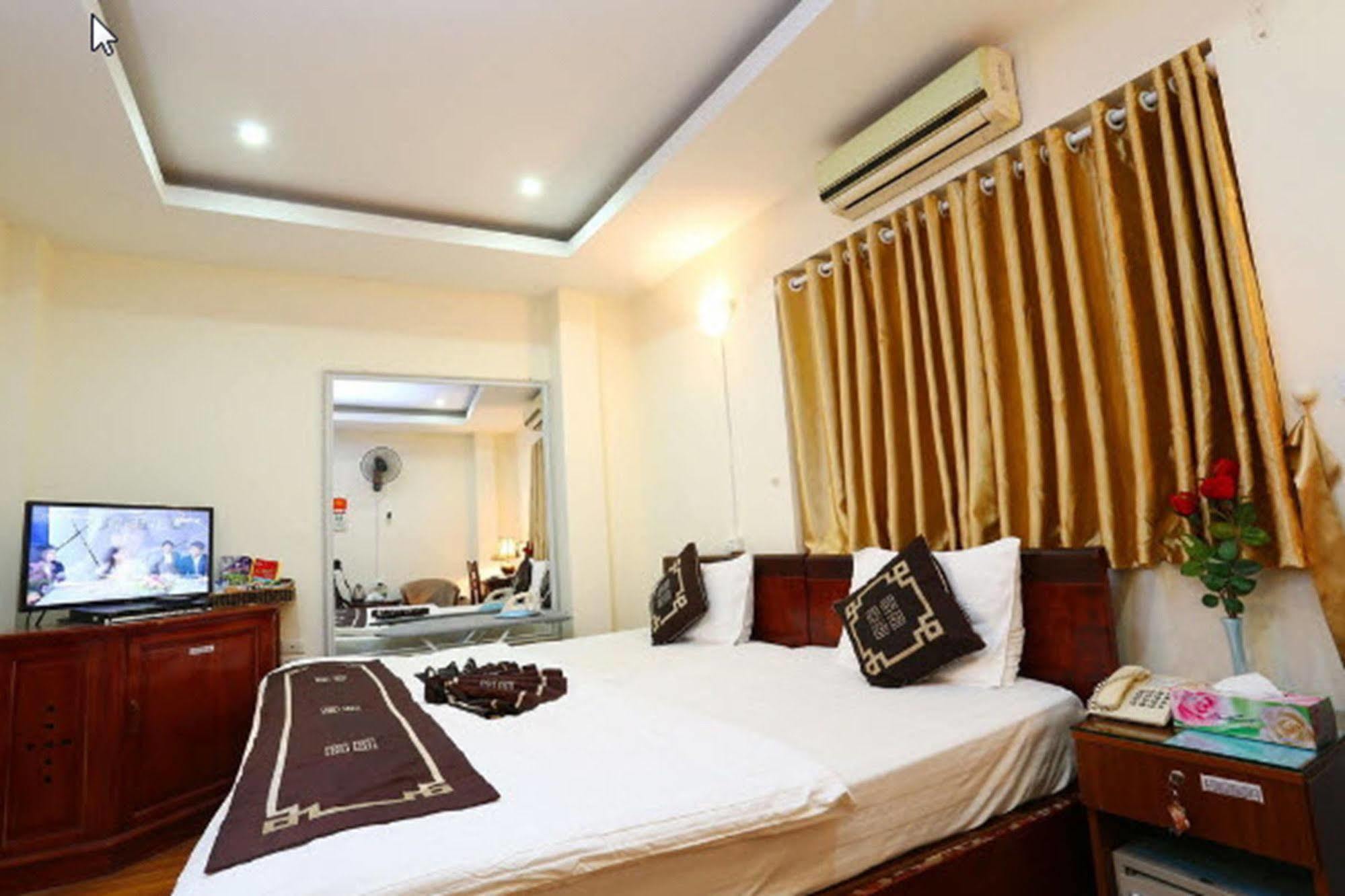 A25 Hotel - 46 Chau Long Ханой Екстер'єр фото